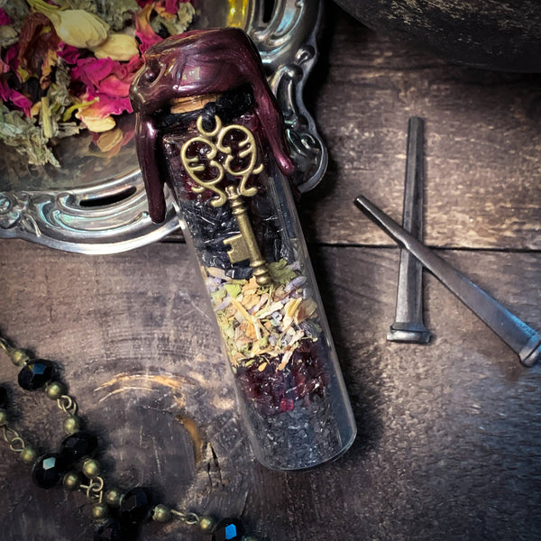 Hecate Spell Jar • Goddess of the Crossroads • Hekate – Gifts of Nyx